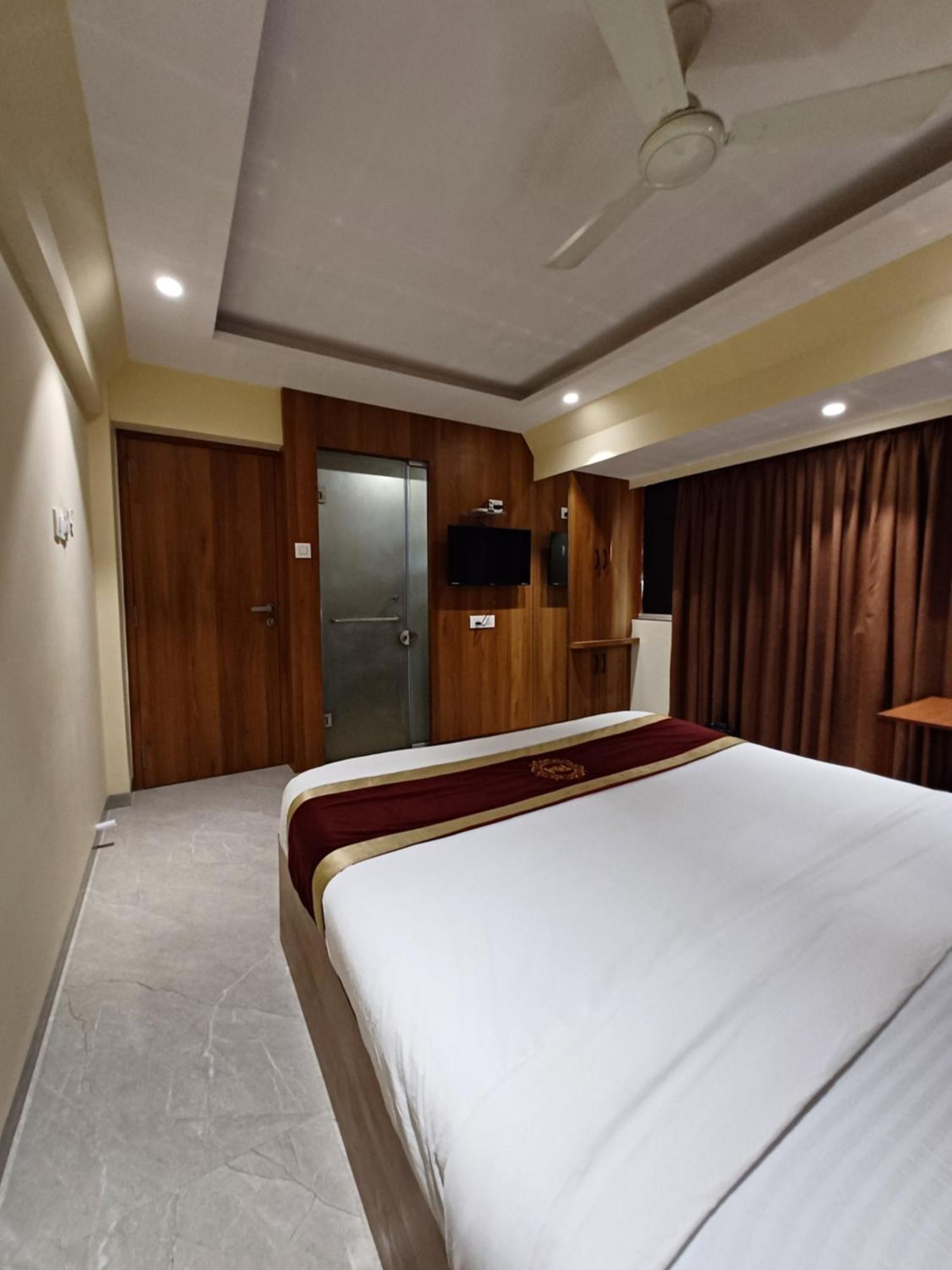 Ratna Mahal Hotel Bombay