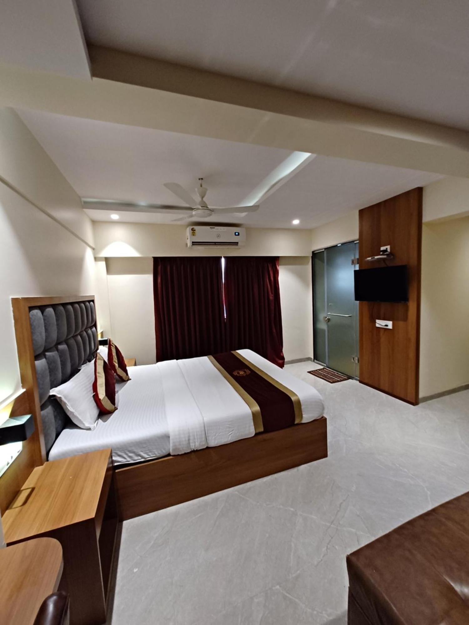 Ratna Mahal Hotel Bombay